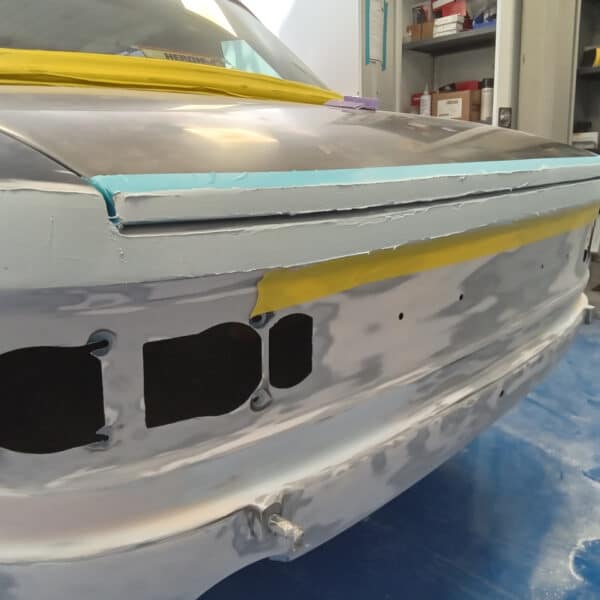 20.03.2025 1976 jensen interceptor blue body work (9)