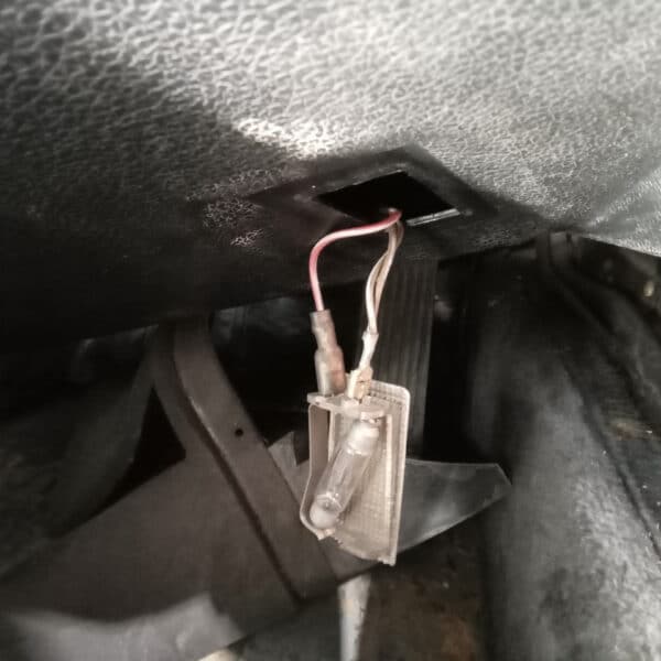 20.03.2025 1978 mercedes 350 sl dash strip down (1)