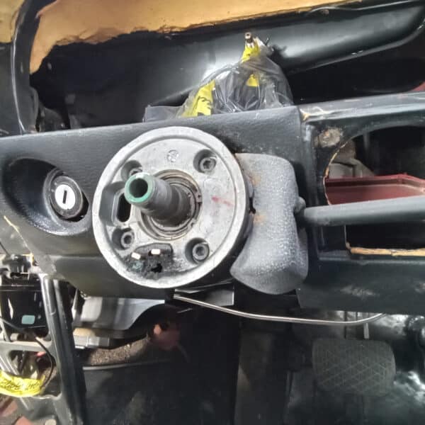 20.03.2025 1978 mercedes 350 sl dash strip down (15)