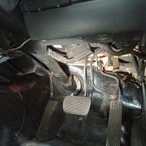 20.03.2025 1978 mercedes 350 sl dash strip down (2)