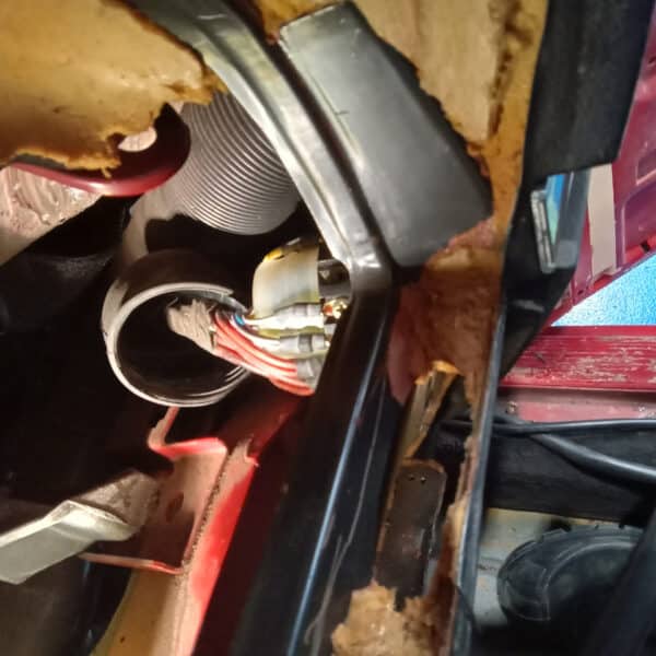 20.03.2025 1978 mercedes 350 sl dash strip down (21)
