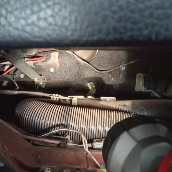 20.03.2025 1978 mercedes 350 sl dash strip down (23)