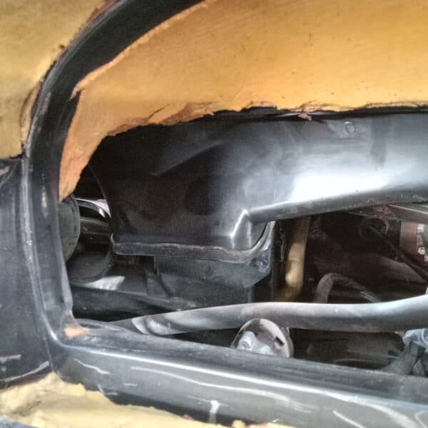 20.03.2025 1978 mercedes 350 sl dash strip down (31)