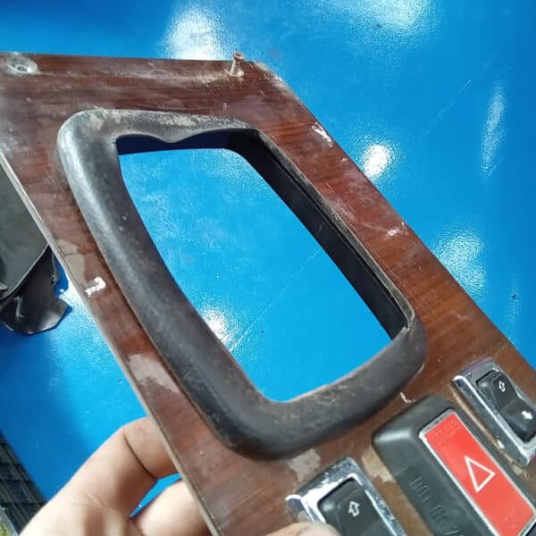 20.03.2025 1978 mercedes 350 sl dash strip down (37)