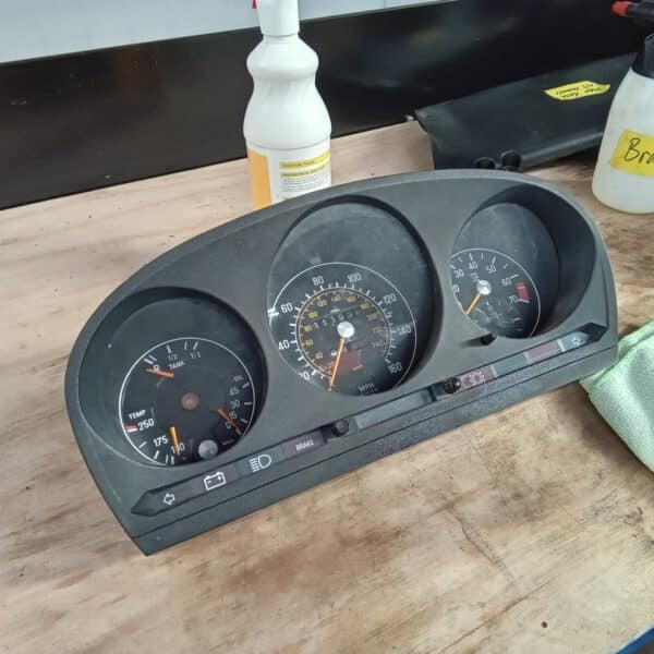 20.03.2025 1978 mercedes 350 sl dash strip down (43)