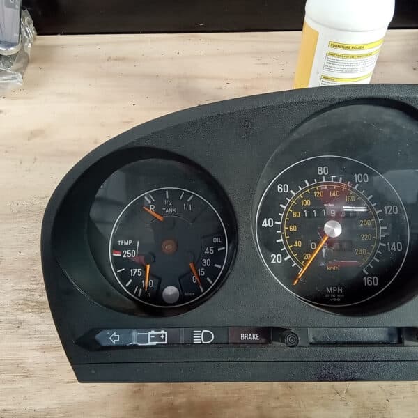 20.03.2025 1978 mercedes 350 sl dash strip down (44)