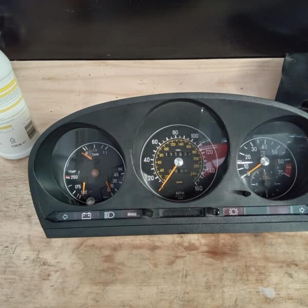 20.03.2025 1978 mercedes 350 sl dash strip down (46)