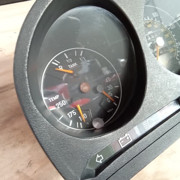 20.03.2025 1978 mercedes 350 sl dash strip down (48)