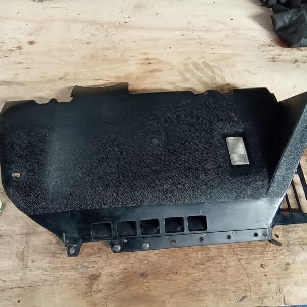 20.03.2025 1978 mercedes 350 sl dash strip down (56)