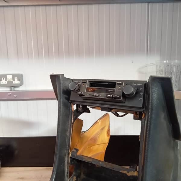 20.03.2025 1978 mercedes 350 sl dash strip down (57)