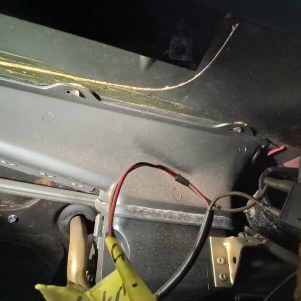 20.03.2025 1978 mercedes 350 sl dash strip down (6)
