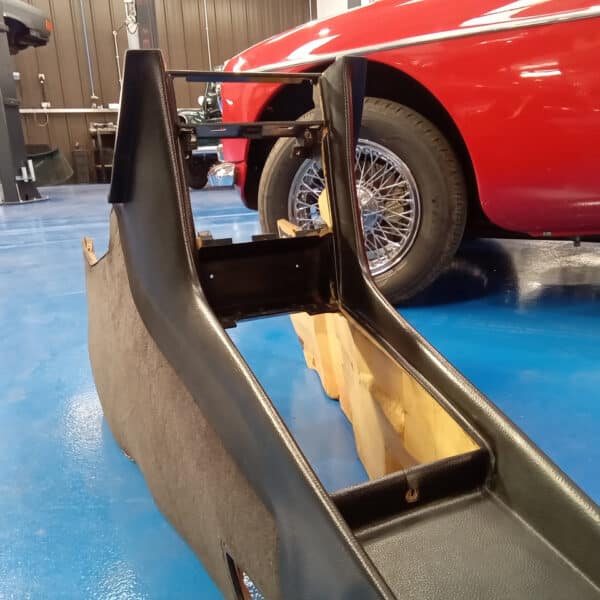 20.03.2025 1978 mercedes 350 sl dash strip down (62)