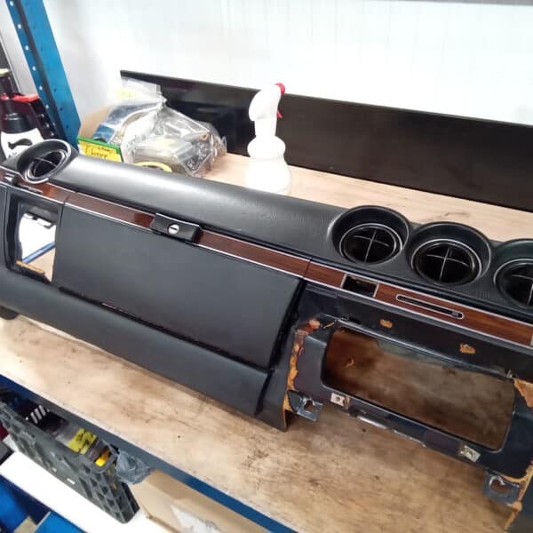 20.03.2025 1978 mercedes 350 sl dash strip down (73)
