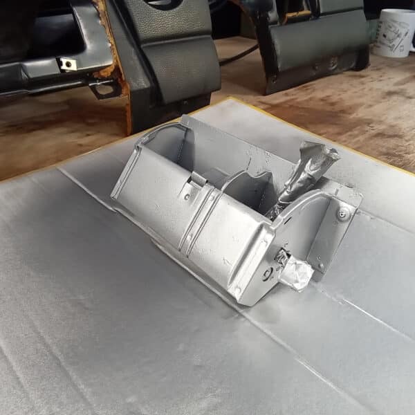 20.03.2025 1978 mercedes 350 sl dash strip down (75)
