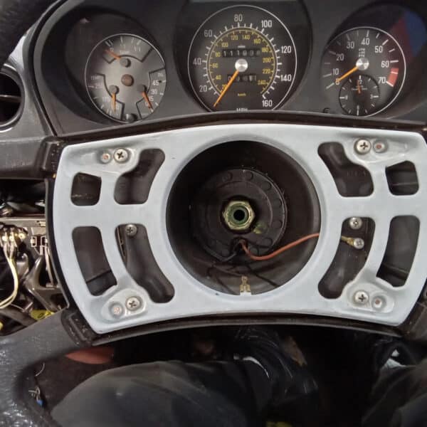 20.03.2025 1978 mercedes 350 sl dash strip down (9)
