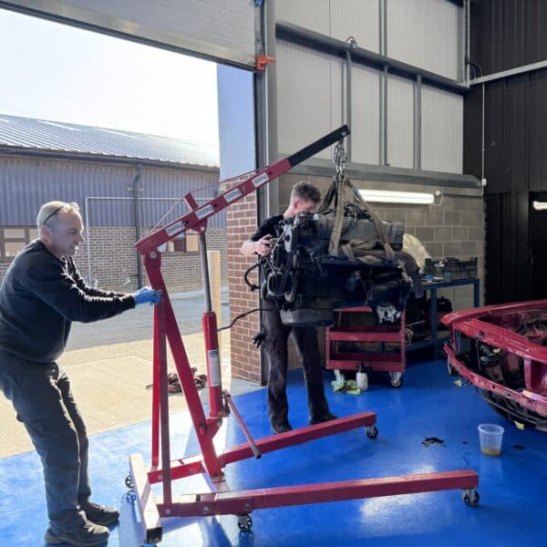 20.03.2025 1978 mercedes 350sl engine removal 19