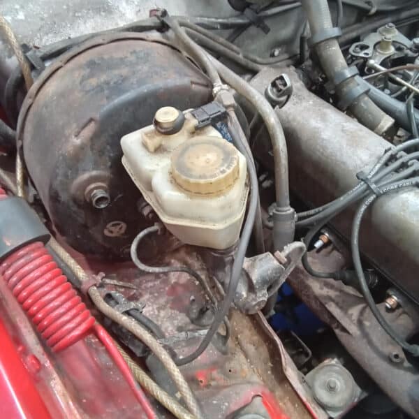20.03.2025 1978 mercedes 350sl red engine and gearbox removal (1)