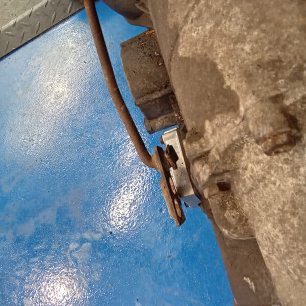 20.03.2025 1978 mercedes 350sl red engine and gearbox removal (14)