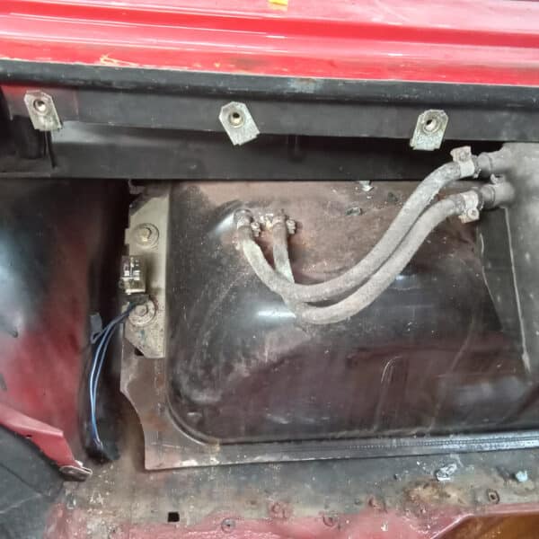 20.03.2025 1978 mercedes 350sl red strip down (5)
