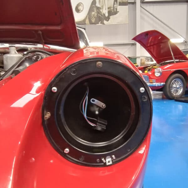 25.03.2025 1968 mg c roadster aligning headlight red (12)
