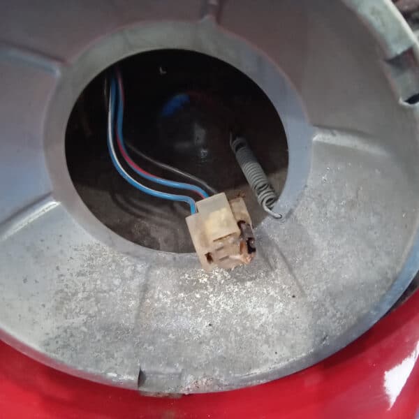 25.03.2025 1968 mg c roadster aligning headlight red (2)