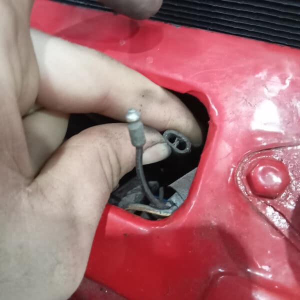 25.03.2025 1968 mg c roadster aligning headlight red (3)