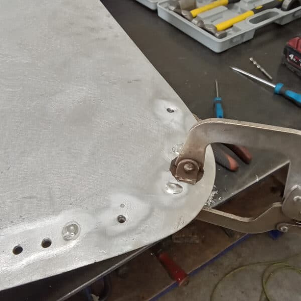 25.03.2025 1969 aston martin db6 volante blue tailgate repairs (19)