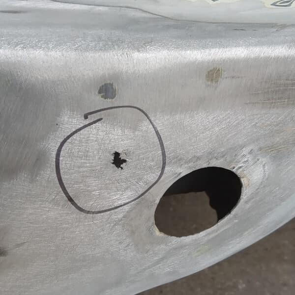 25.03.2025 1969 aston martin db6 volante blue tailgate repairs (27)