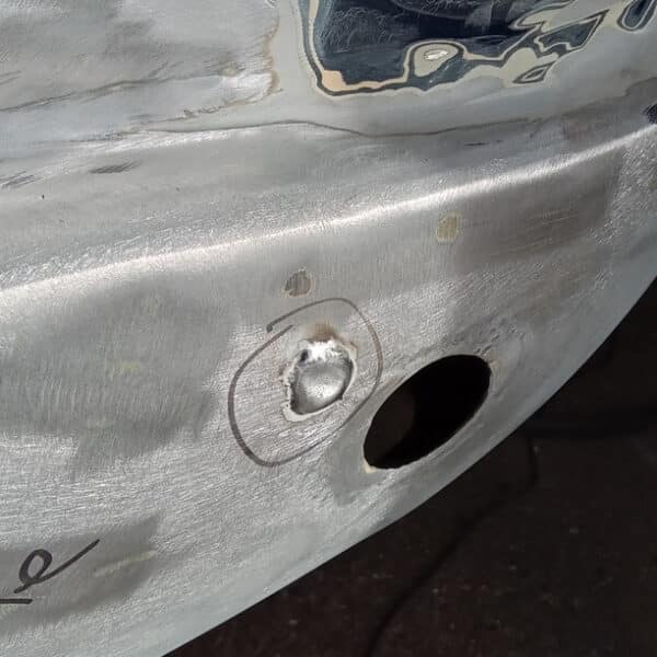 25.03.2025 1969 aston martin db6 volante blue tailgate repairs (29)