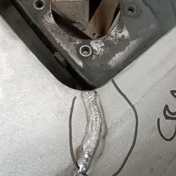 25.03.2025 1969 aston martin db6 volante blue tailgate repairs (31)