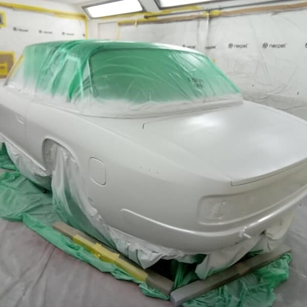 25.03.2025 1976 jensen interceptor blue body work (10)