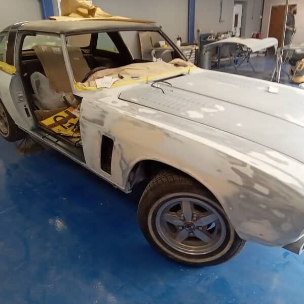 25.03.2025 1976 jensen interceptor blue body work (2)
