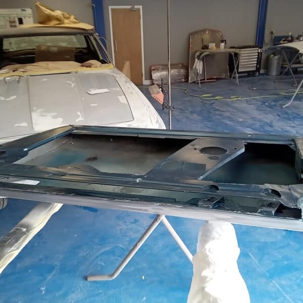 25.03.2025 1976 jensen interceptor blue body work (3)