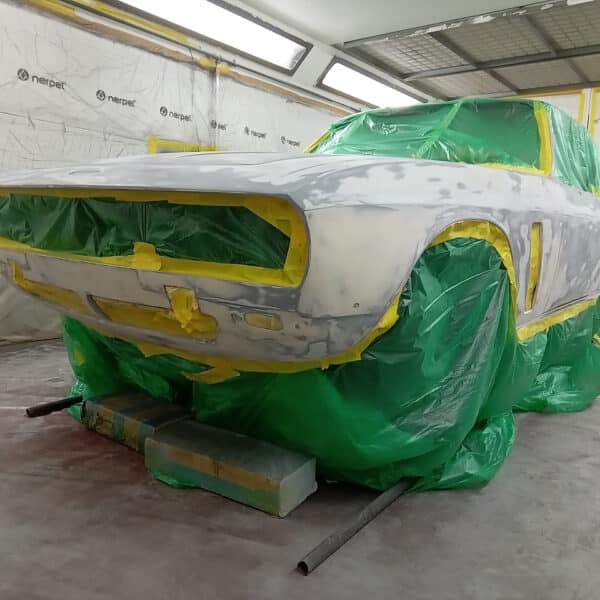 25.03.2025 1976 jensen interceptor blue body work (9)