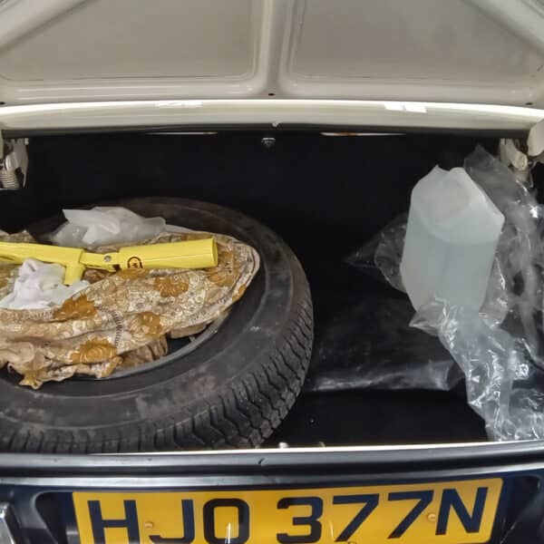 26032025 1974 triumph stag appraisal and coolant leak (15)