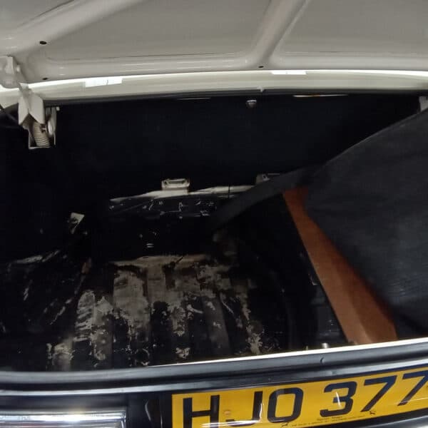 26032025 1974 triumph stag appraisal and coolant leak (21)