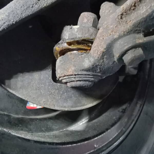 26032025 1974 triumph stag appraisal and coolant leak (28)