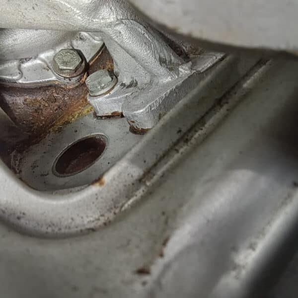 26032025 1974 triumph stag appraisal and coolant leak (5)