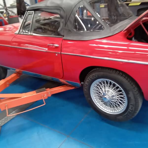 27.03.2025 1968 mg c roadster red fuel sender (1)