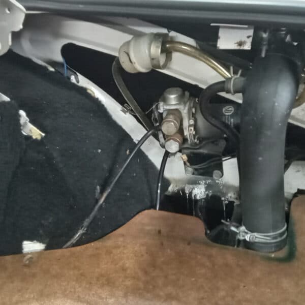 27.03.2025 1974 triumph stag white fuel system (2)