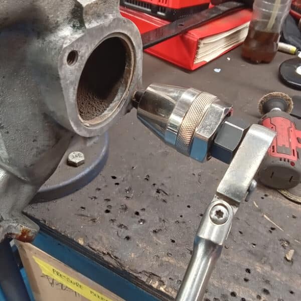 27.03.2025 1974 triumph stage white water pump 2 (9)