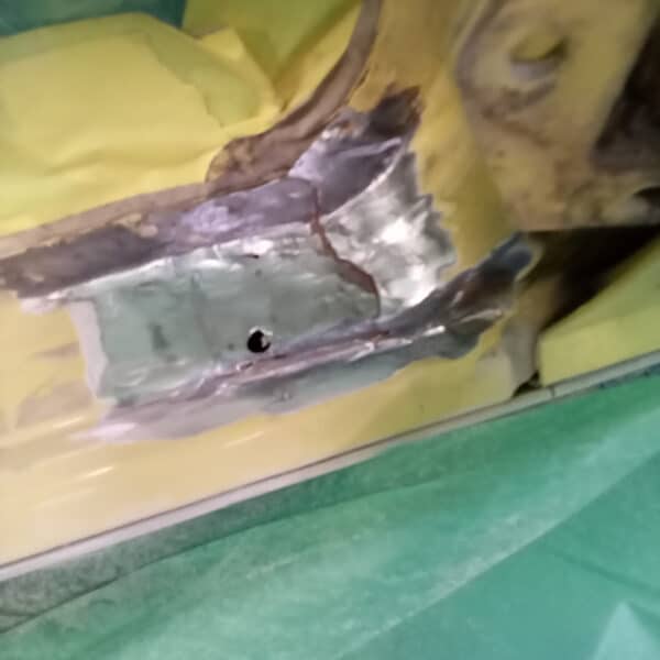 27.03.2025 1975 triumph tr6 yellow rust repair (4)