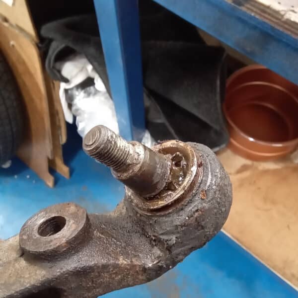 31032025 1974 triumph stag repairs (7)