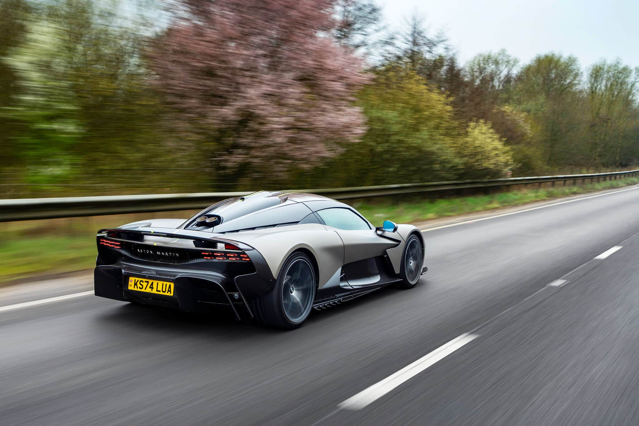 aston martin valhalla 02