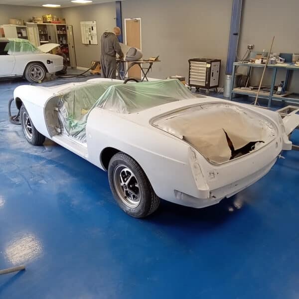 01.04.2025 1973 mg b roadster blue prep for paint (3)