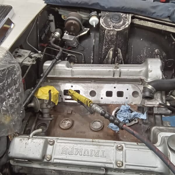 01.04.2025 1974 triumph stag white repairs (13)
