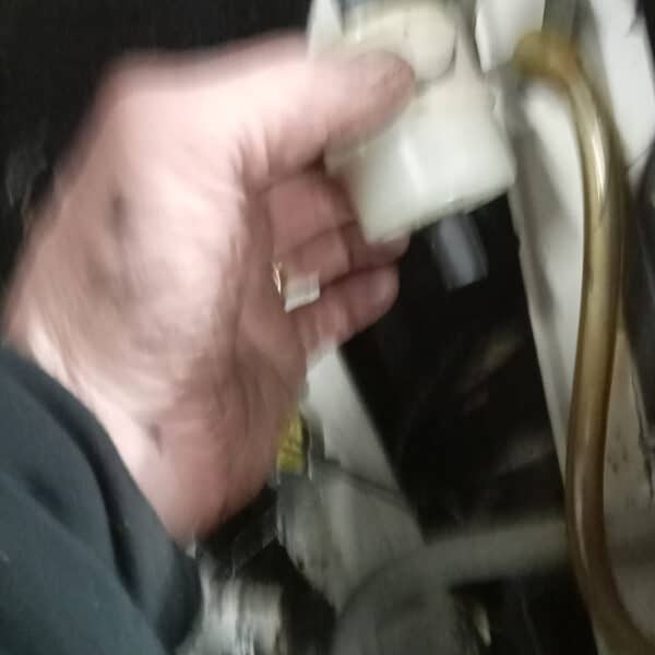 01.04.2025 1974 triumph stag white repairs (3)