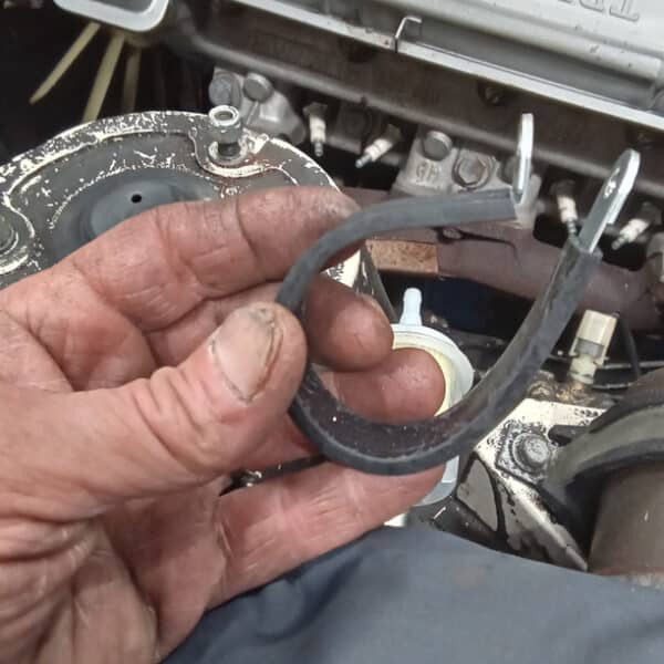01.04.2025 1974 triumph stag white repairs (6)