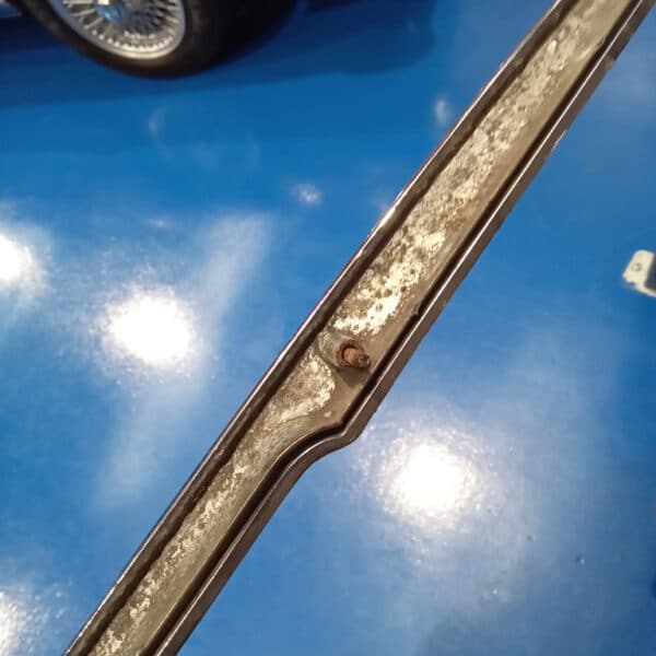 01.04.2025 1978 mercedes 350sl red removing brakes (19)