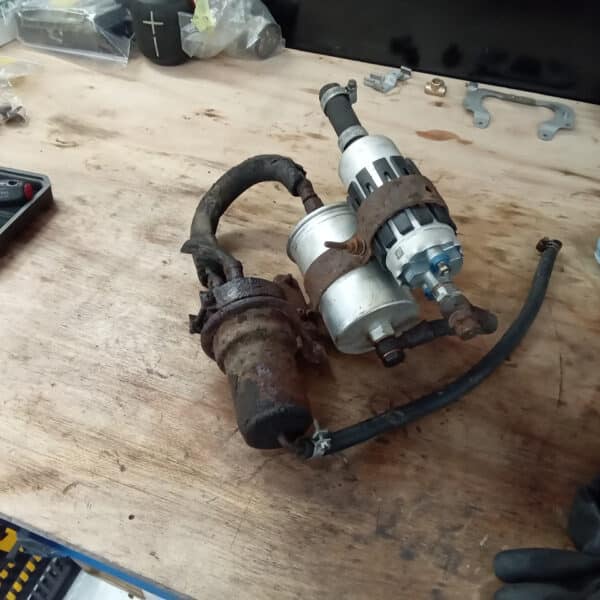 01.04.2025 1978 mercedes 350sl red removing brakes (26)